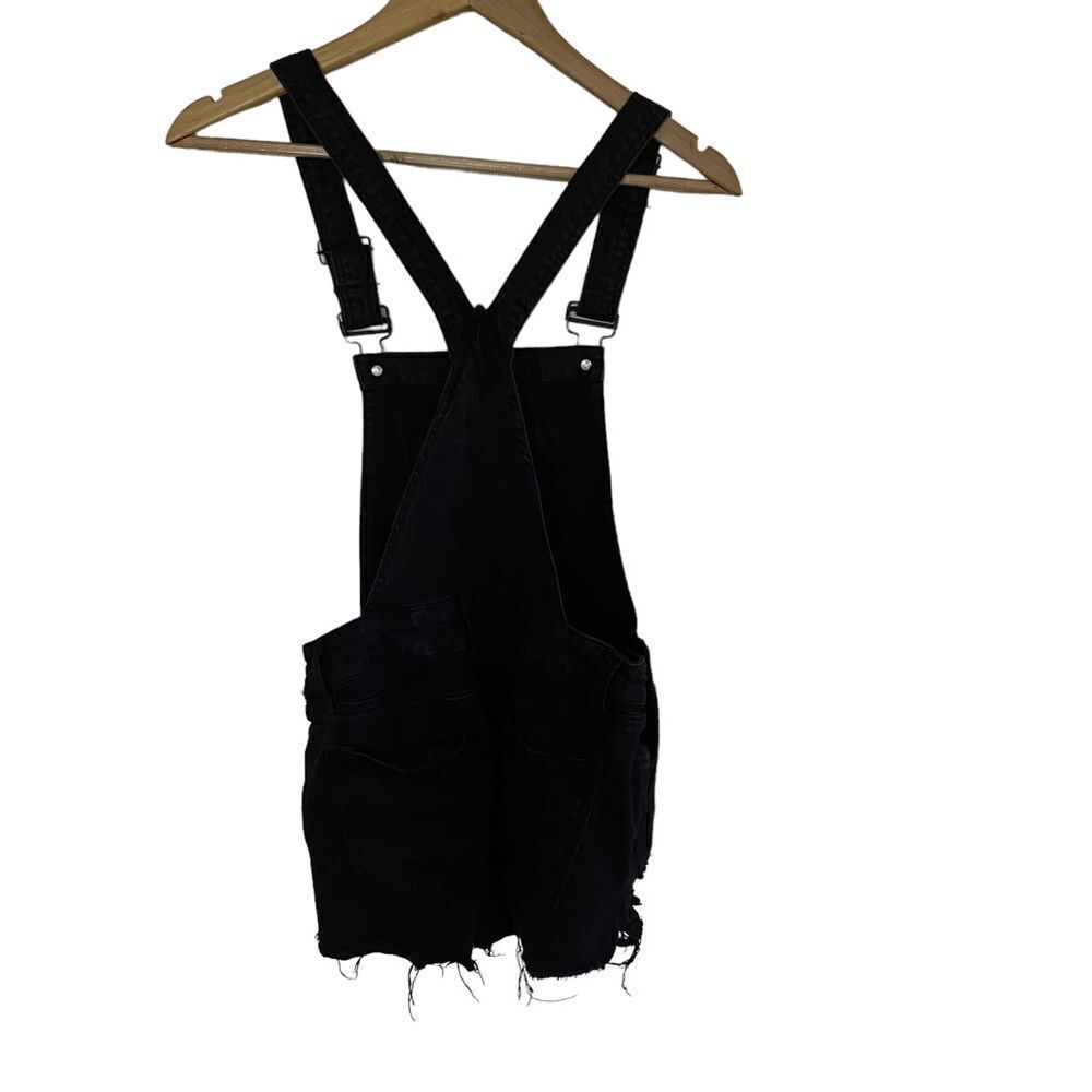 Refuge size 4 black short short overalls distressed